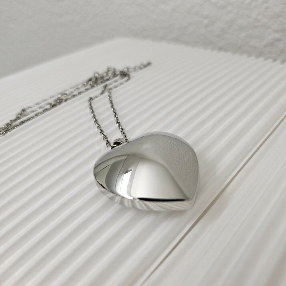 Rare Heart of the ocean Swarovski Heart Crystal Necklace Large 1.3in - Picture 5 of 6